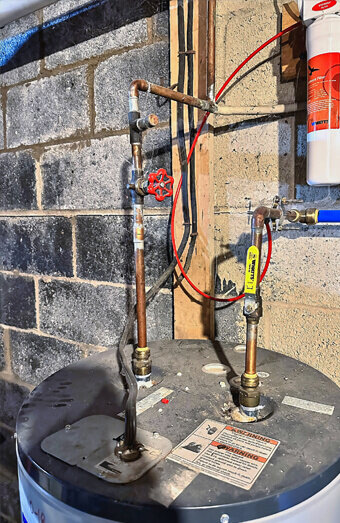 https://plumberroleystone.com.au/uploads/2025/06/hot-water-876058.jpg